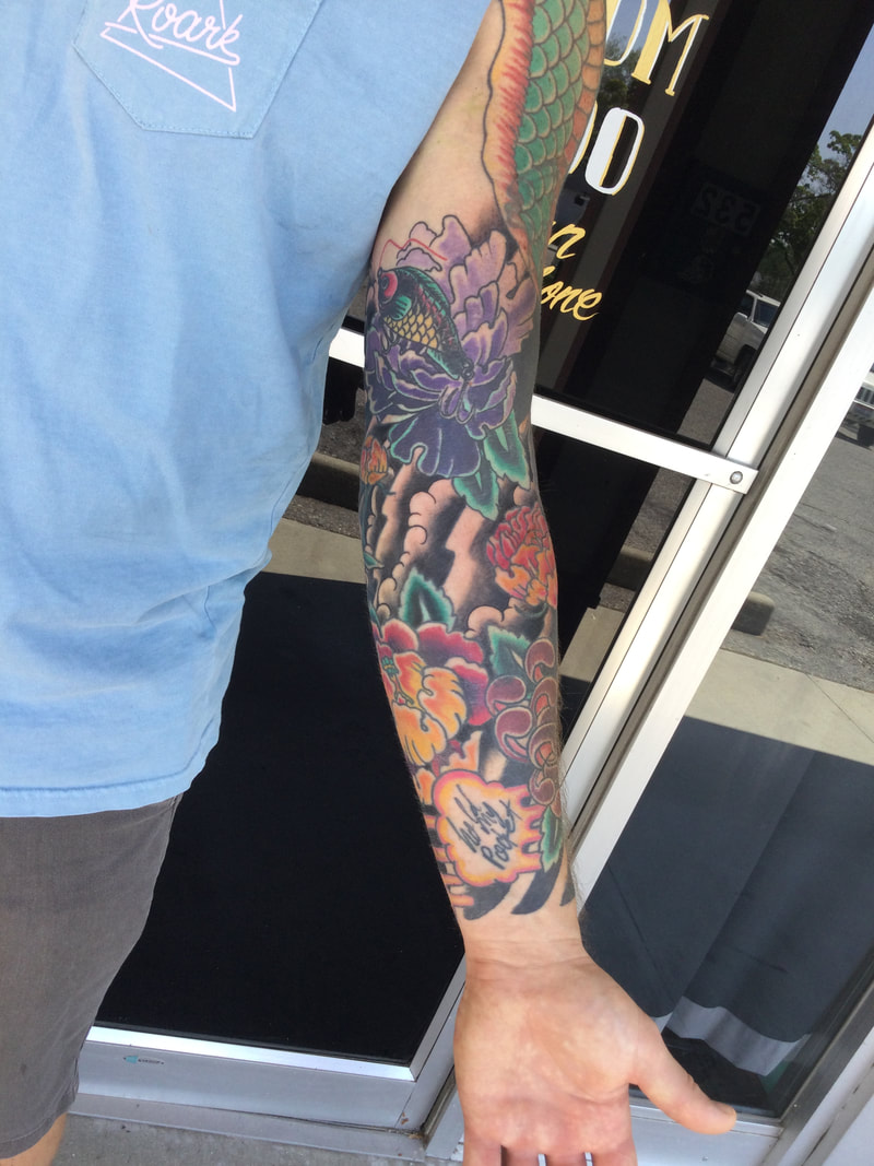 A imagem pode conter: uma ou mais pessoas  Calf sleeve tattoo, Leg sleeve  tattoo, Leg tattoo men